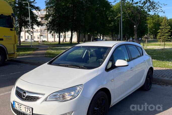 Opel Astra J [restyling] Hatchback 5-doors