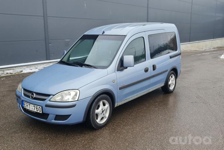 Opel Combo C Tour minivan